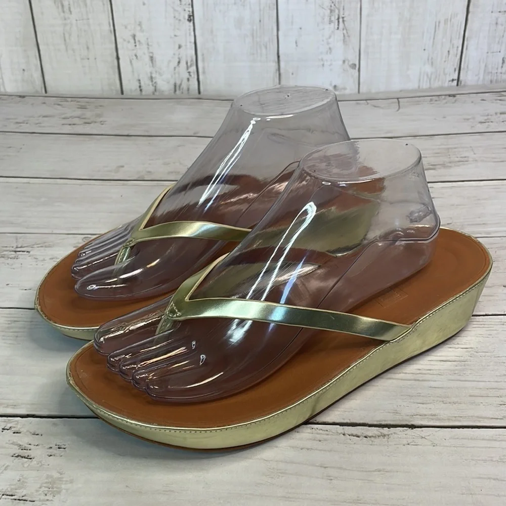 Fitflop Gold Leather Wedge Thong Sandal - Picture 4 of 14